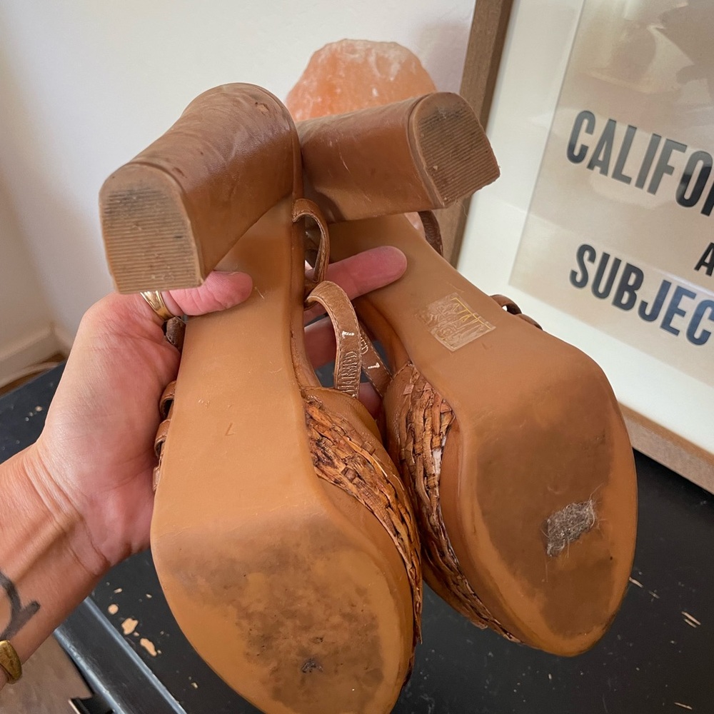 Jeffrey Campbell Tan Platform Sandals - Picture 4 of 4